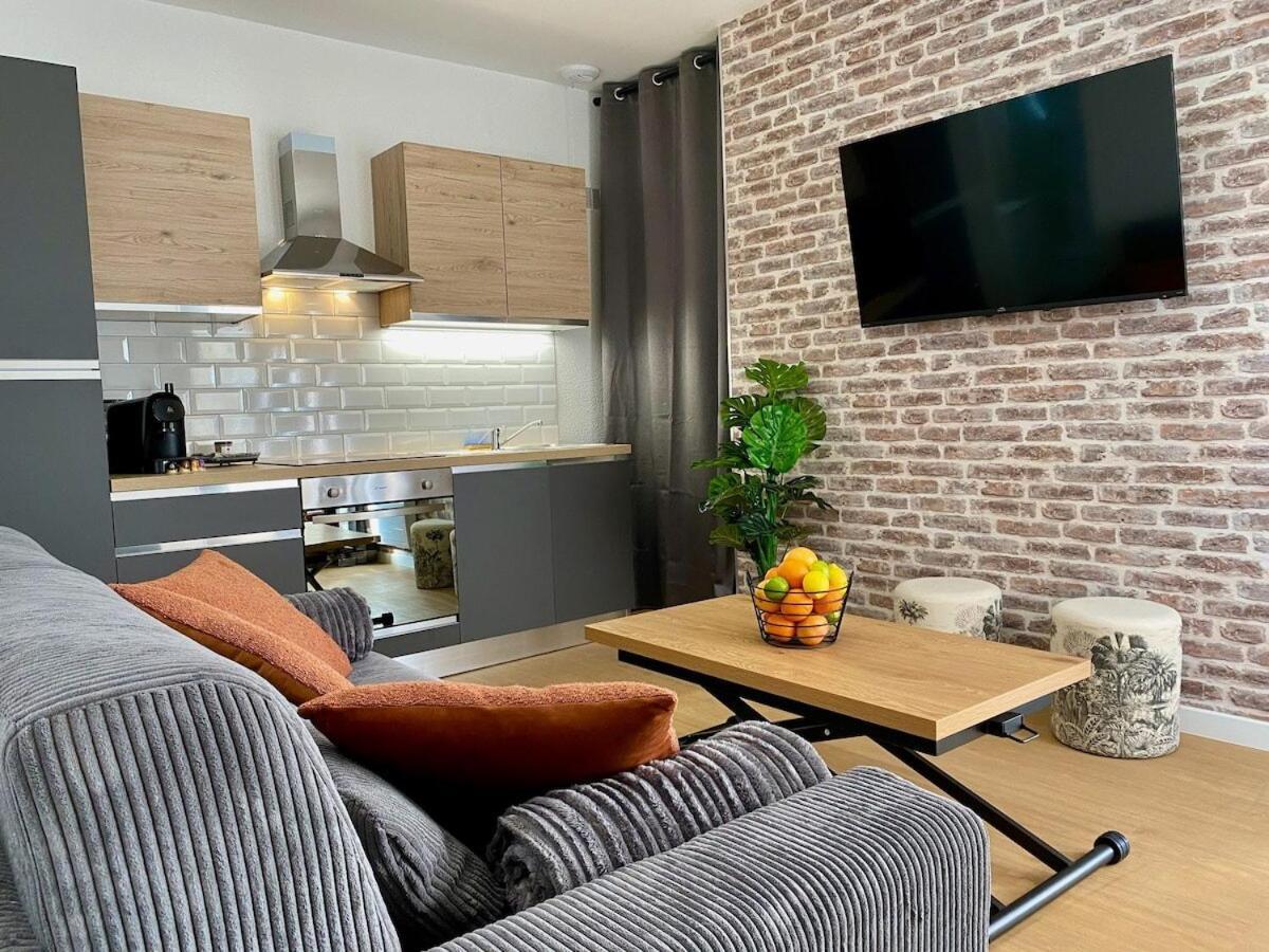 Les Logis D'Esmeralda-Des Appartements Au Charme Intemporel Romorantin-Lanthenay Exterior foto
